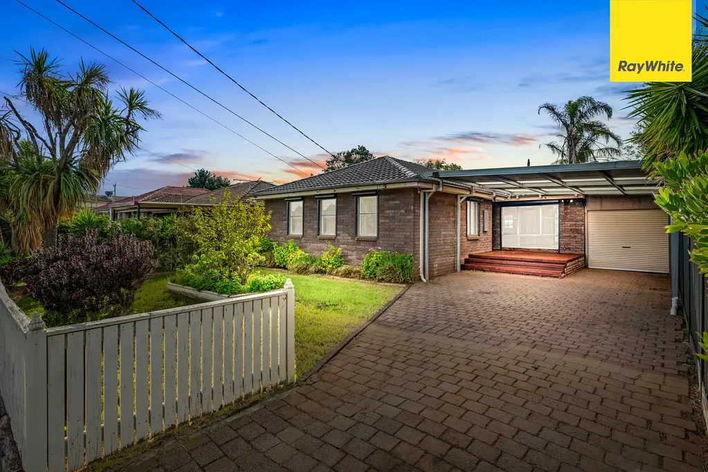 40 Marina Drive, Melton, VIC 3337