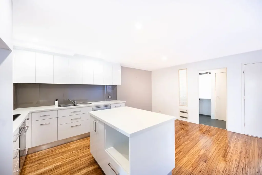 Ngunnawal 3 Slaapkamer 3 Bedrom ensuite Townhouse.125.09m2 of living area. North aspect to rear areas. Modern Comfort Meets Resort-Style Living