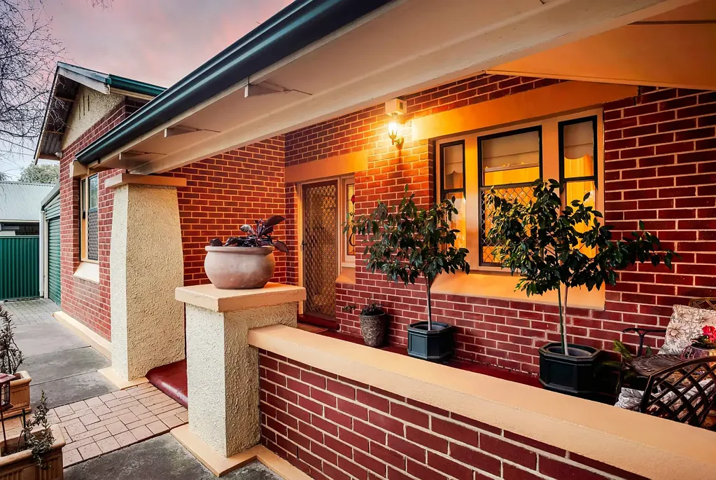 Ascot Park 4 Bedroom Charming C1920s Bungalow with Flexible Family Living