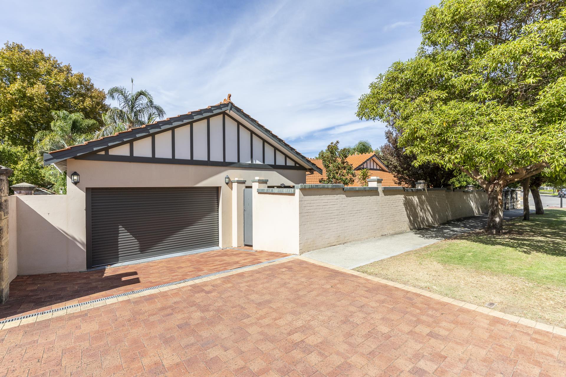 8 ALMONDBURY RD, MOUNT LAWLEY WA 6050, 0部屋, 0バスルーム, House