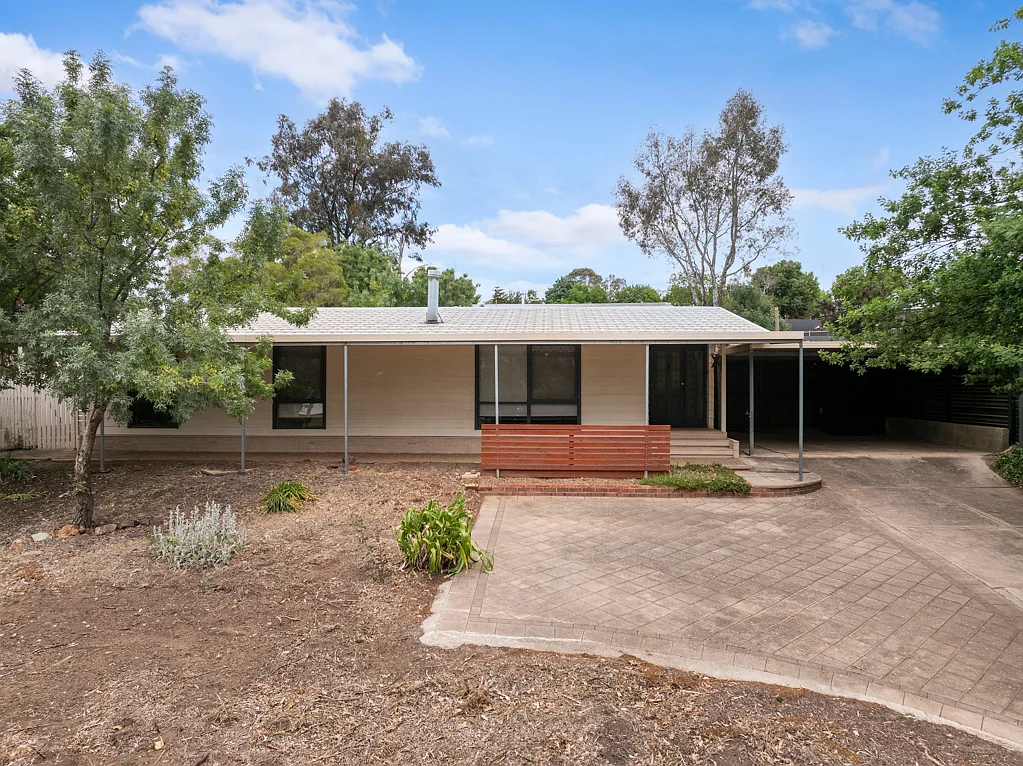 10 Powell Street, Clare, SA 5453
