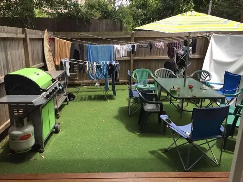 FULLY FURNISHED SPACIOUS 4 BEDROOM APARTMENT WITH PRIVATE GARDEN