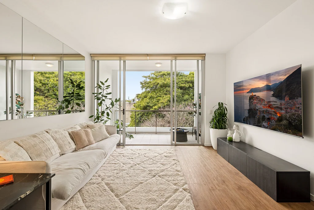 Bulimba 2房 Bulimba无与伦比地段的现代生活 Contemporary Living in an Unbeatable Bulimba Location