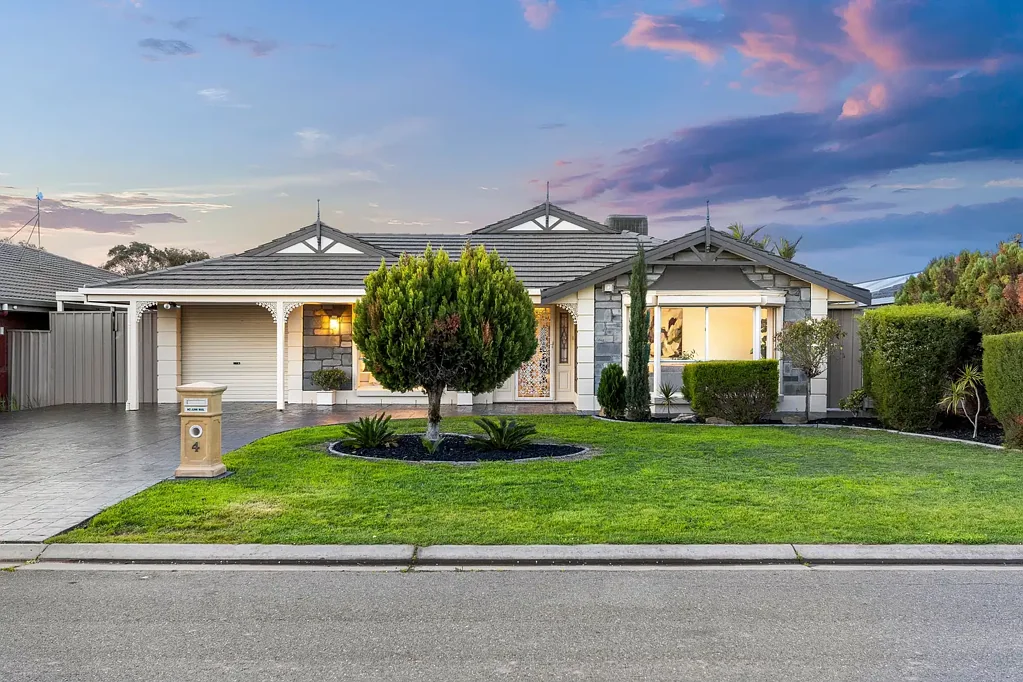 4 Carlyle Crescent, Pooraka, SA 5095