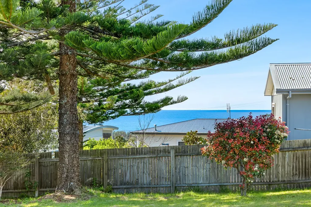 24 Hawkins  Road, Tuross Head, NSW 2537