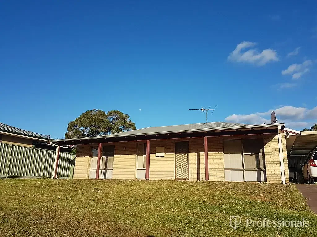Kelmscott 3ਬੈੱਡਰੂਮ 805sqm Block, Dual zoned in the Brookton Valley