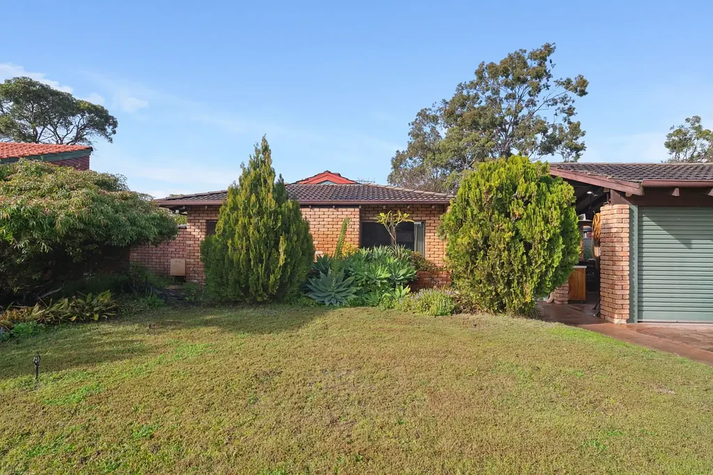 20 Grenadier Drive, Thornlie, WA 6108