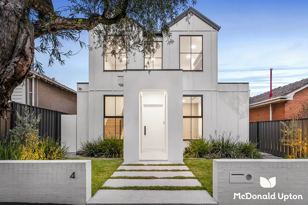 Brunswick 4침실 Landmark of Architectural Excellence with Dual Street Frontage