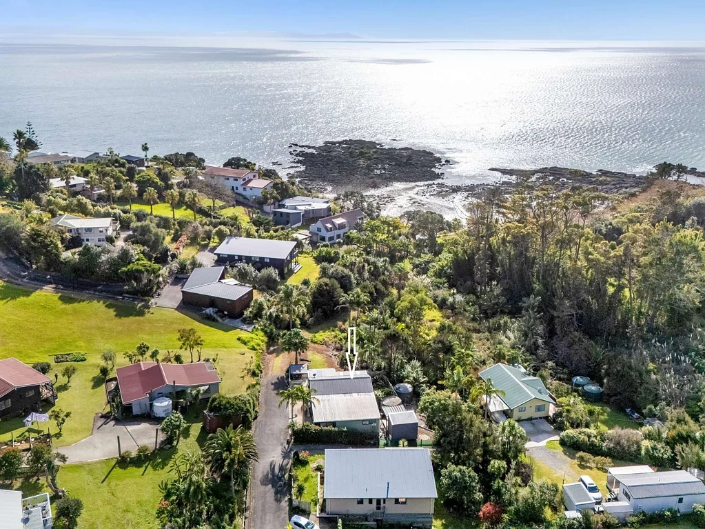 Cable Bay 4 Bedroom Tropical Hideaway – Walk to the Water