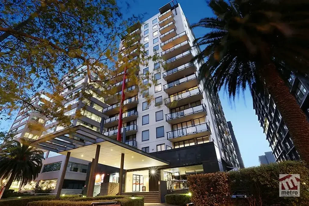 FABULOUS INNER CITY LIVING!