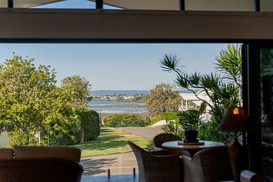Ormiston 4ਬੈੱਡਰੂਮ Elevated Waterfront Living with Stunning Views & Dual Living Flexibility