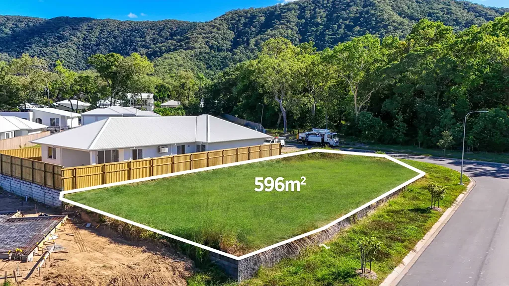 Kewarra Beach Flat Elevated Corner Block | Views of the Surrounding Mountain Ranges | Refreshing Coastal South-Easterly Breezes