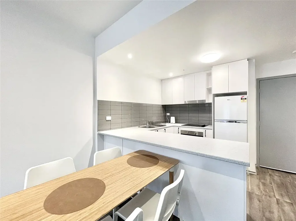 Furnished 2 Bedroom On William!