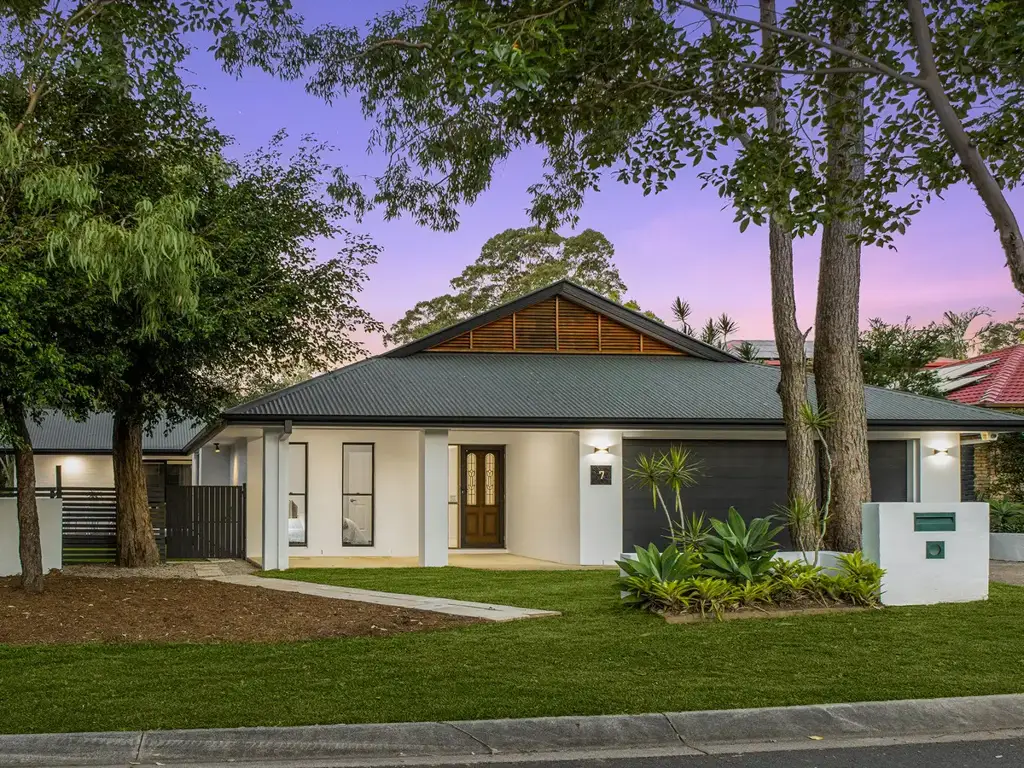 7 Barklya Crescent, Sinnamon Park, QLD 4073