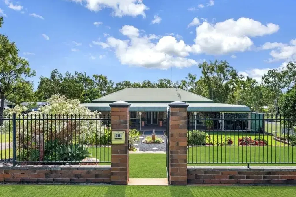Mount Louisa 3Zimmer Acreage Living in the City