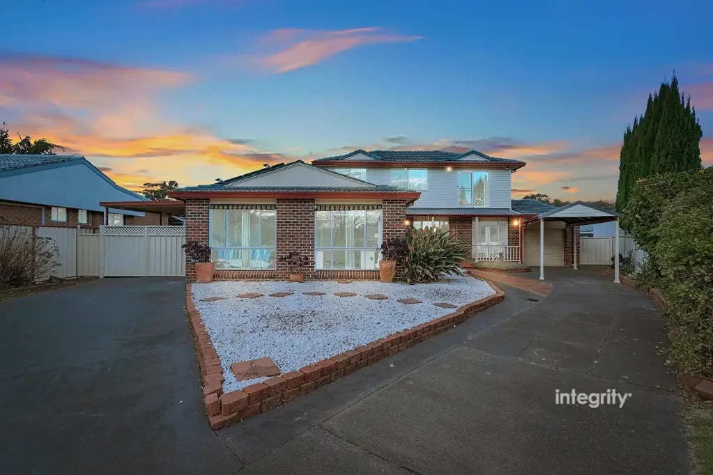 Nowra 7ਬੈੱਡਰੂਮ generous family living in prime nowra location