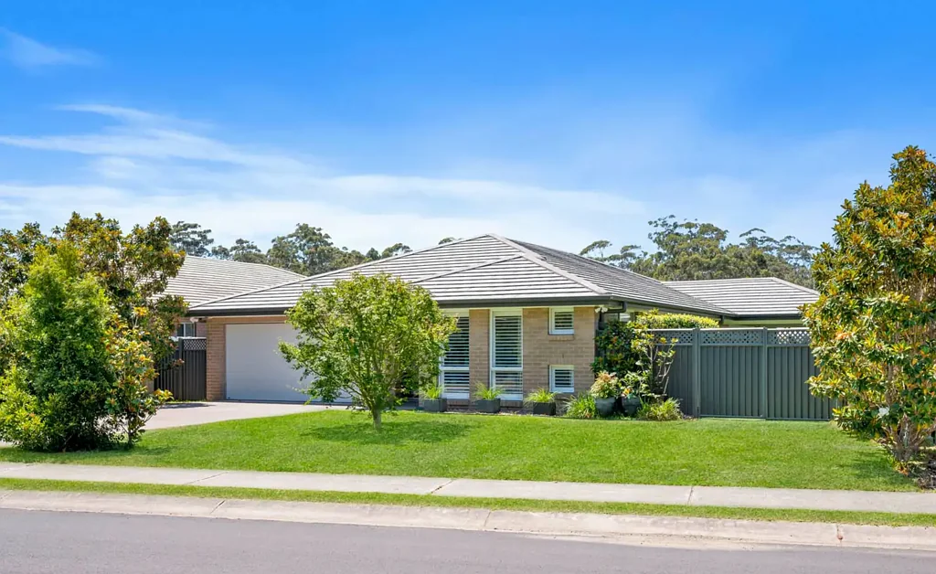 Broulee 4Habitaciones OUTSTANDING LOCATION, LUXURIOUS FAMILY HOME!