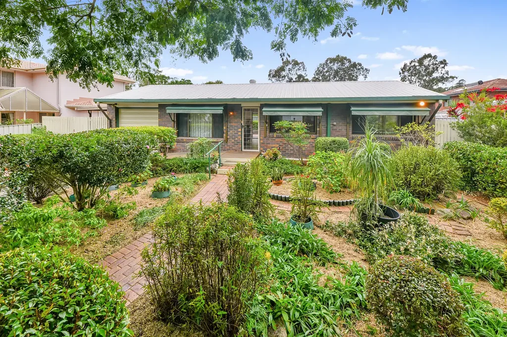 Fig Tree Pocket 3ห้องนอน First Time on the Market in 35 years ! Calling All First Home Buyers, Young Families and Downsizers !