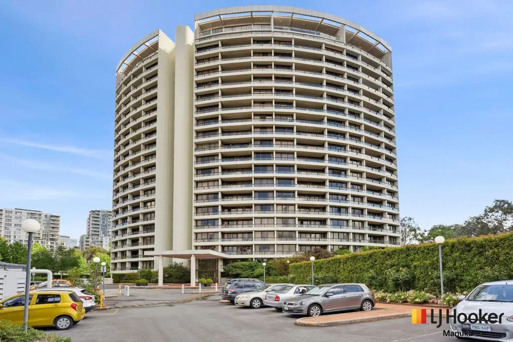 Elevated Urban Living in Luxurious 3 Bedroom Apartment