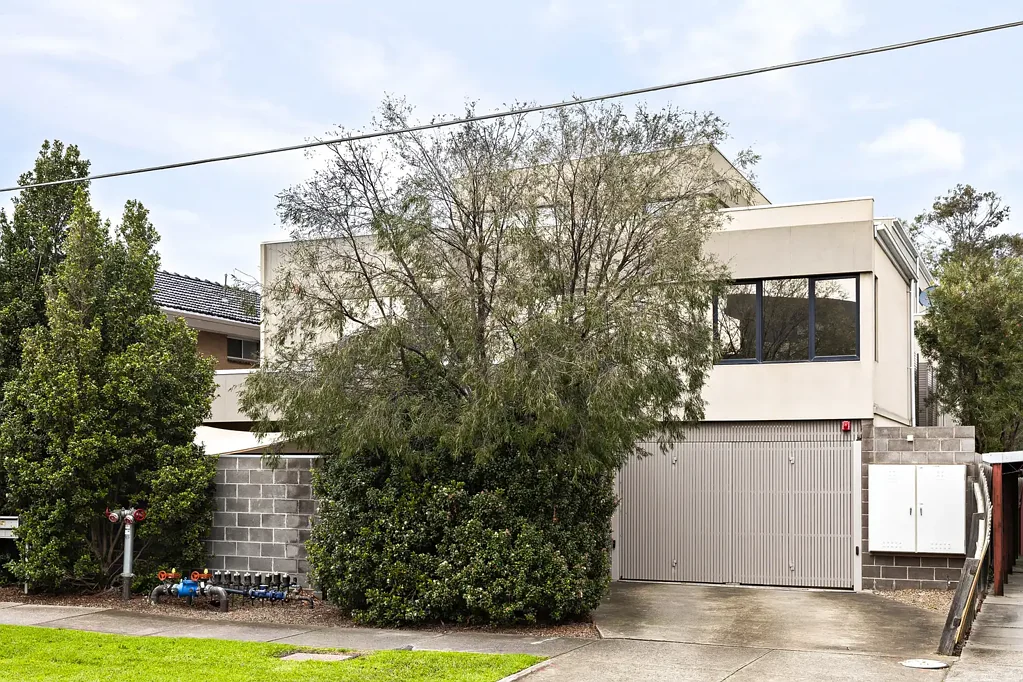 West Footscray 1房  Boutique Spacious Ground-Floor Brilliance with an Epic Courtyard