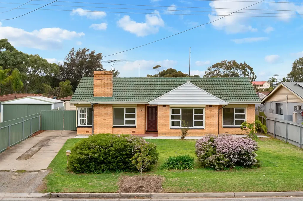 Hackham West 3chambre Endless Potential in a Growing Suburb - Your first home awaits