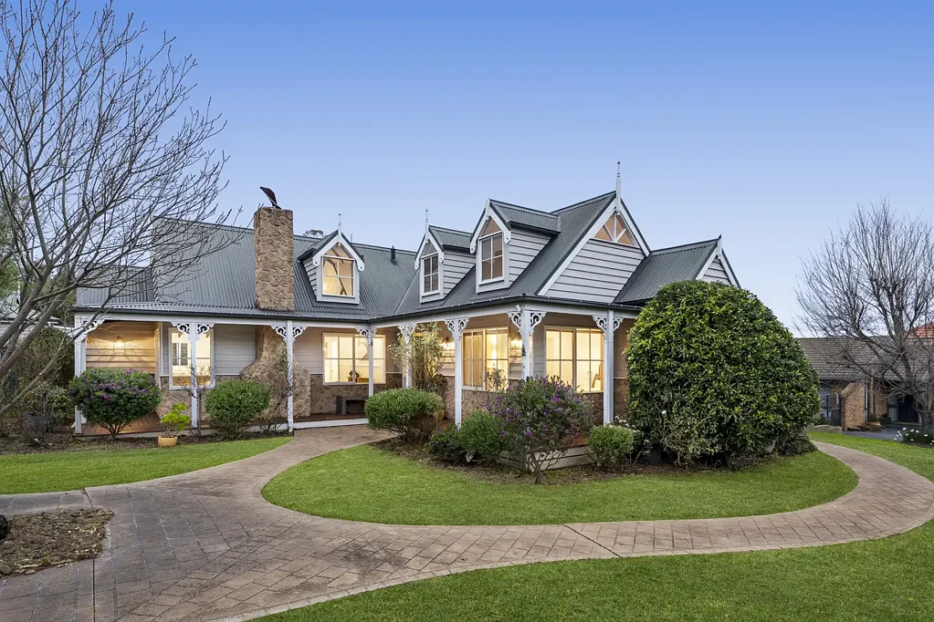 Sunbury 4Habitaciones STORYBOOK CHARM, CONTEMPORARY LUXURY & AN EXCEPTIONAL 1,247SQM APPROX.