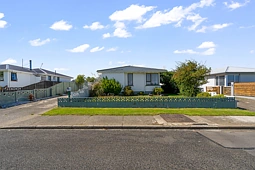 220 Conyers Street, Strathern