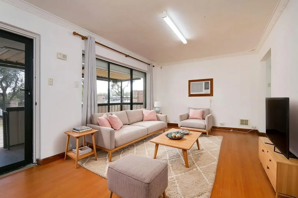 Orelia 3部屋 Spacious Family Home with Powered Workshop, Large Outdoor Entertaining & Future Potential