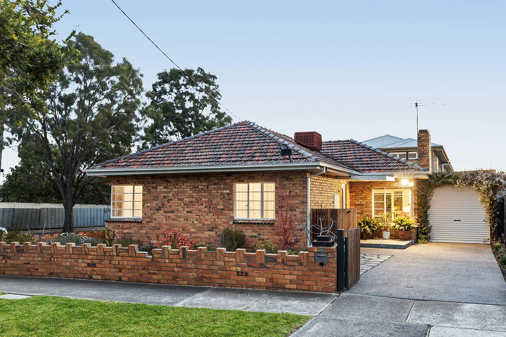 7 Conifer Avenue, Brooklyn, VIC 3012