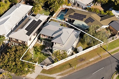 Geebung 5ਬੈੱਡਰੂਮ Flexible Family Living Across Two Levels with Multiple Living Areas
