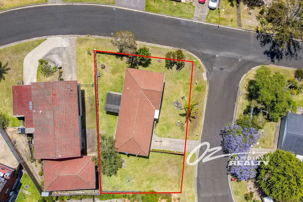 Vincentia 3침실 REDUCED TO SELL -CORNER POSITION - WATER VIEWS- DUAL OCC OPPORTUNITY - RENOVATED- EASY WALK TO COLLINGWOOD BEACH
