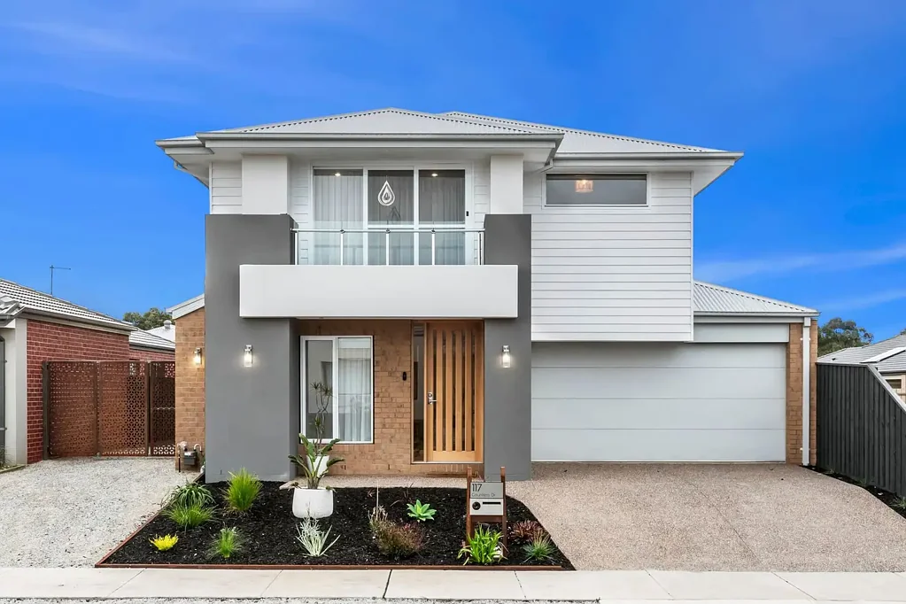 St Leonards 4chambre Stylish & Spacious Baybreeze Home with Gated Side Access