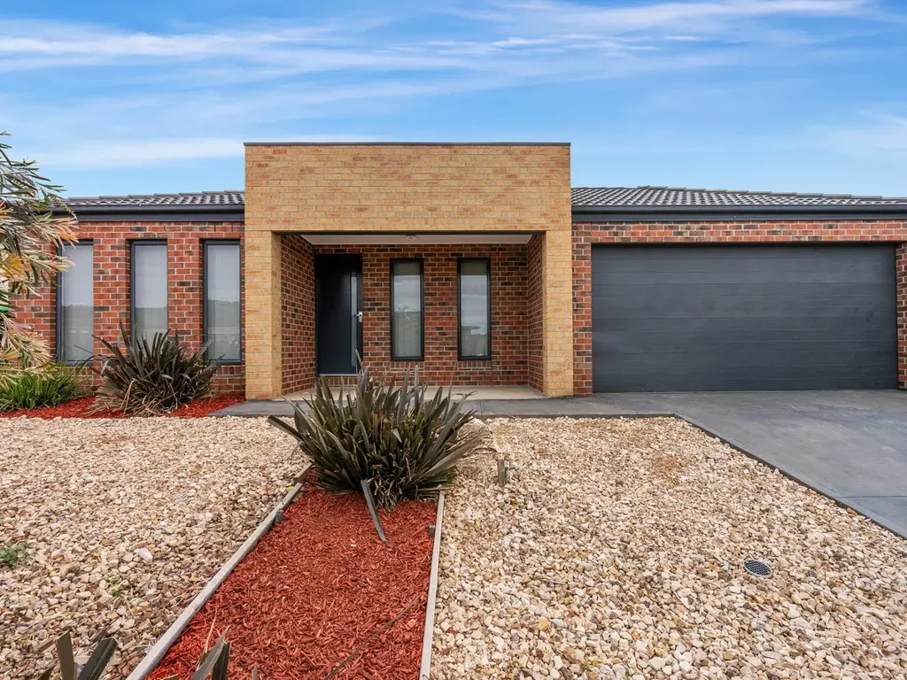 Modern 4 Bedroom Family Home
