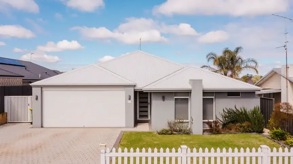 Narrogin 4 Bedroom Near New And Ready For You