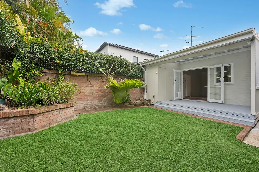 North Bondi 2ਬੈੱਡਰੂਮ Sun-Drenched North Bondi Semi with Parking
