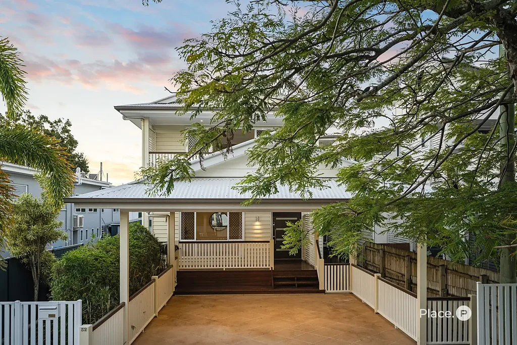 Camp Hill 4침실 Four-Bedroom Family Home with North to Rear Living!