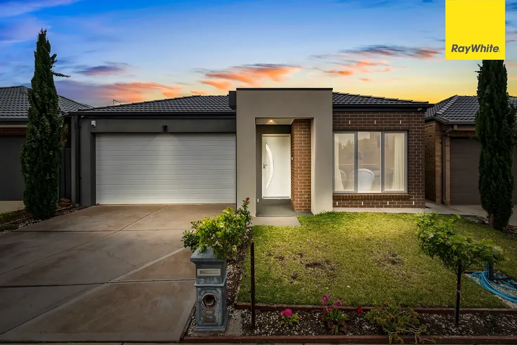 8 Pearce Way, Weir Views, VIC 3338