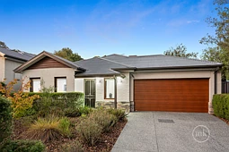 1/8 Essex Street, Briar Hill