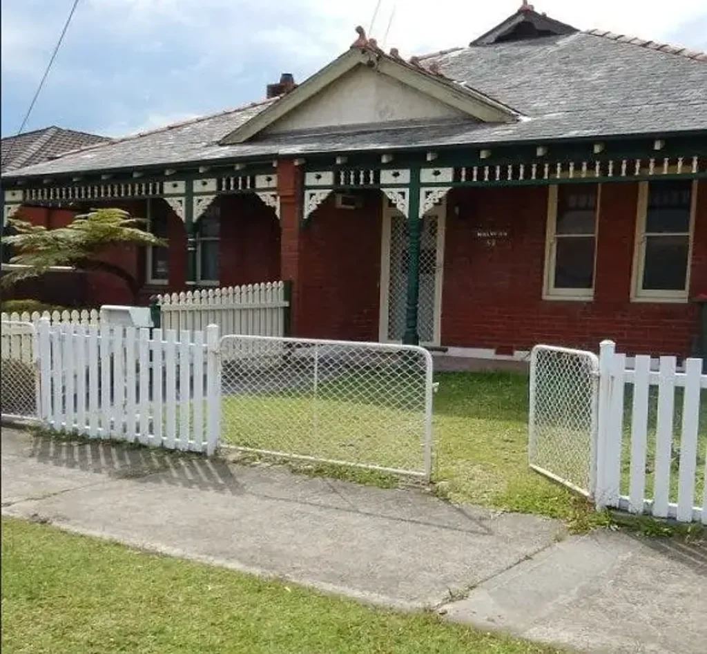 2 Bedroom Semi-detached House in Carlton NSW