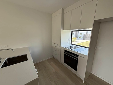 Unit 9 / 26 Landview Road BRAND NEW Town House