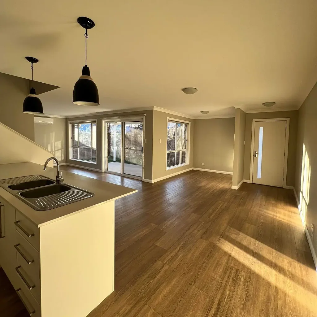 MODERN TOWNHOUSE