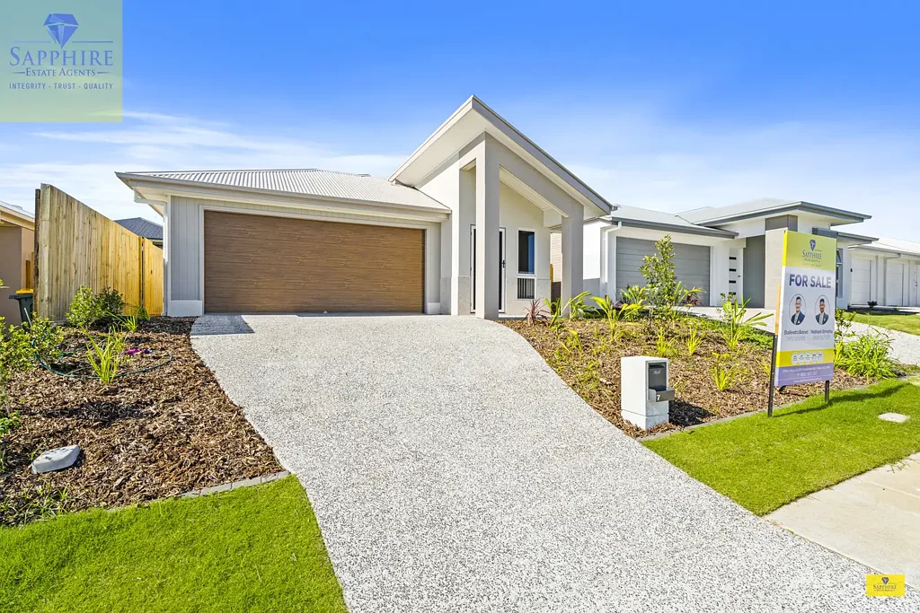 White Rock 3 Slaapkamer Brand New Home in the Heart of White Rock