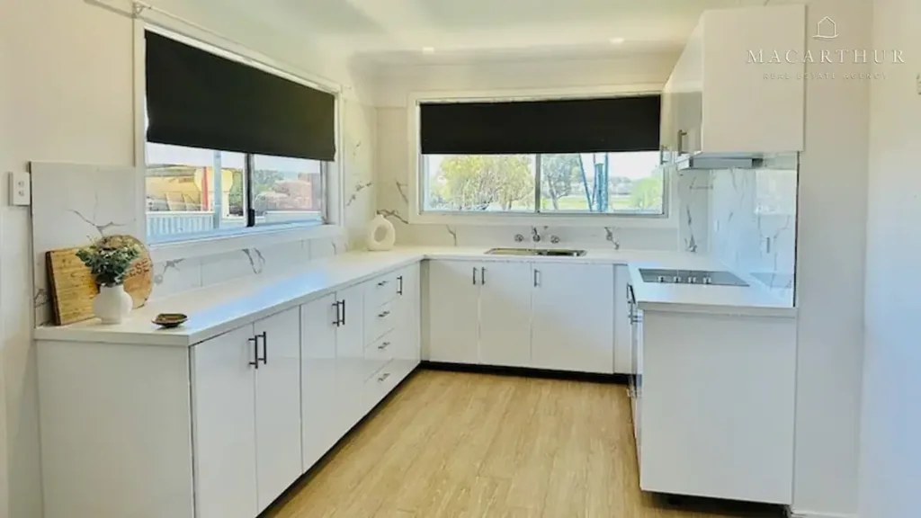 CHARMING FARMHOUSE IN MAXWELL - YOUR PERFECT RETREAT