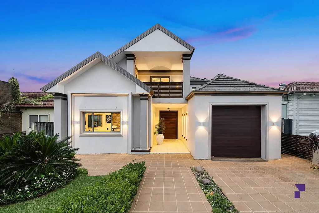 Greenacre 5침실 Luxurious family entertainer with inground pool and refined details backs onto Lockwood Park