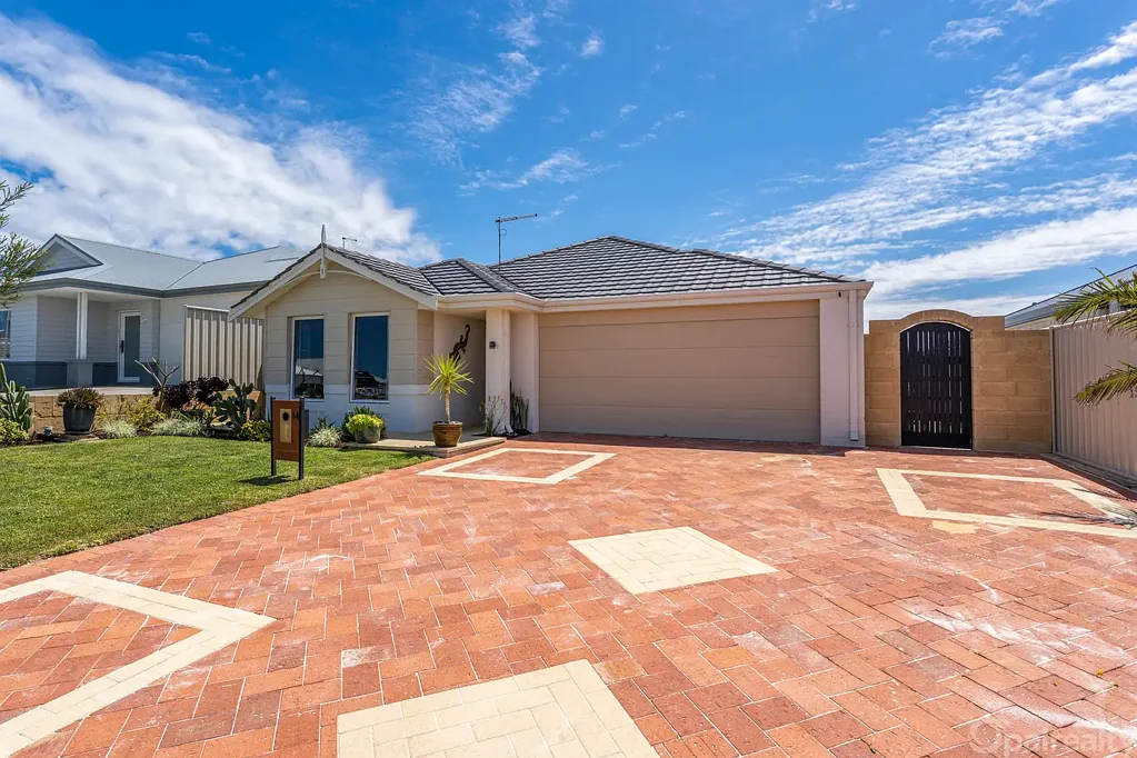 14 Yerilla Road, Golden Bay, WA 6174