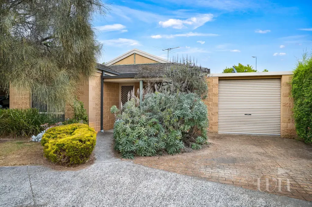 9/27 Eramosa Road East, Somerville, VIC 3912