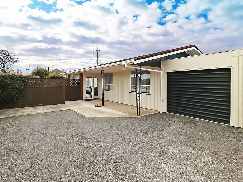 EASY CARE 2 BEDROOM