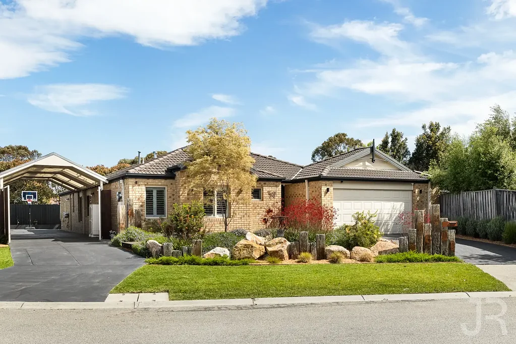 6 Gargeney Court, Berwick, VIC 3806