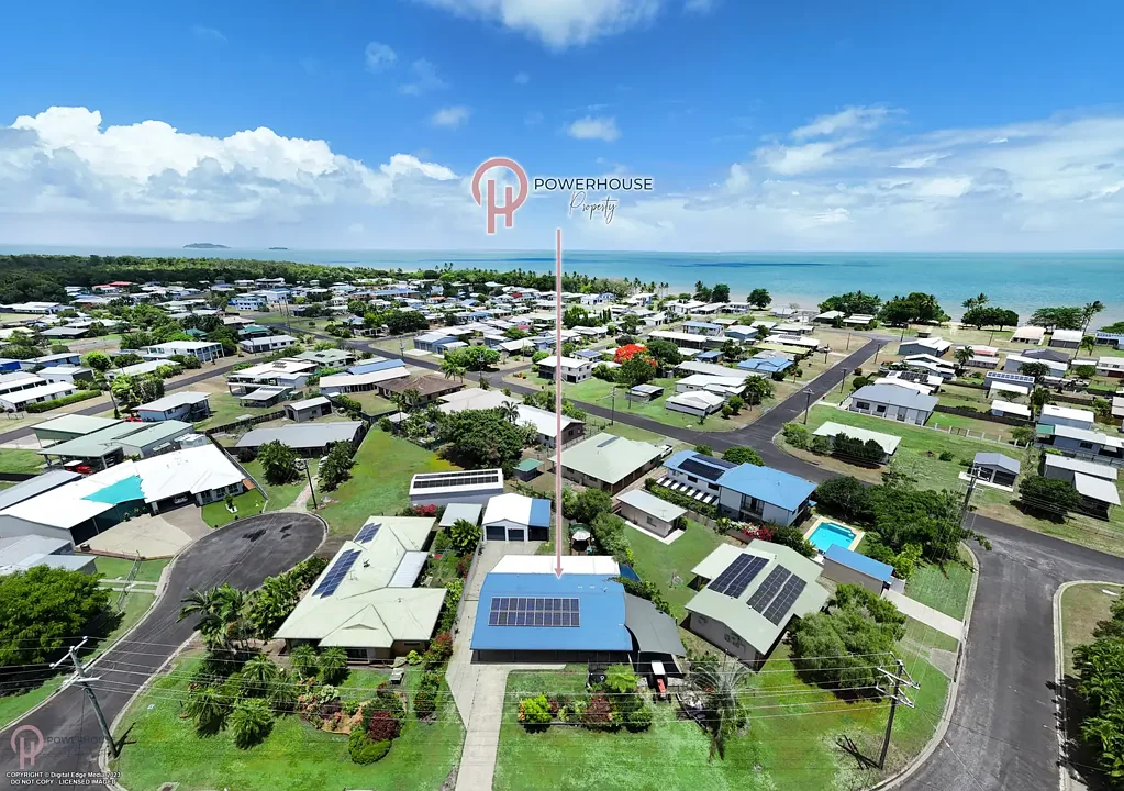 Kurrimine Beach 4房  Coastal Gem – Steps from the Beach!