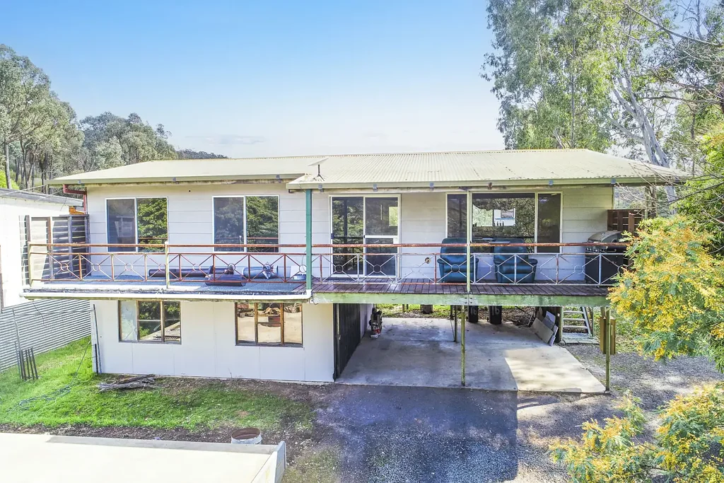 Goughs Bay 3 Bedroom Partially renovated home in an awesome location!